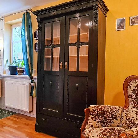2 Bedroom Cozy Apartment In Зул Екстериор снимка