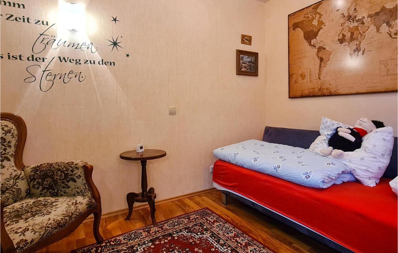 2 Bedroom Cozy Apartment In Зул Екстериор снимка