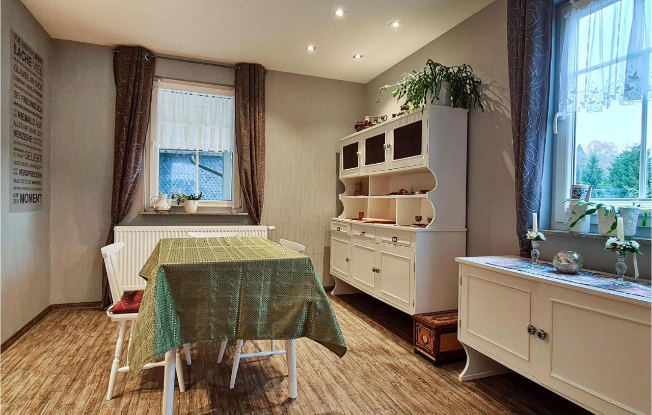 2 Bedroom Cozy Apartment In Зул Екстериор снимка