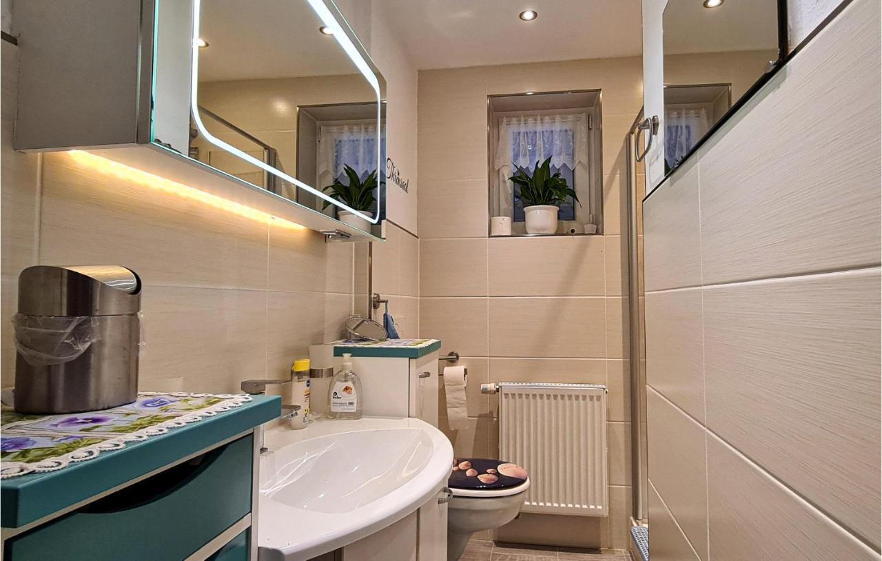 2 Bedroom Cozy Apartment In Зул Екстериор снимка