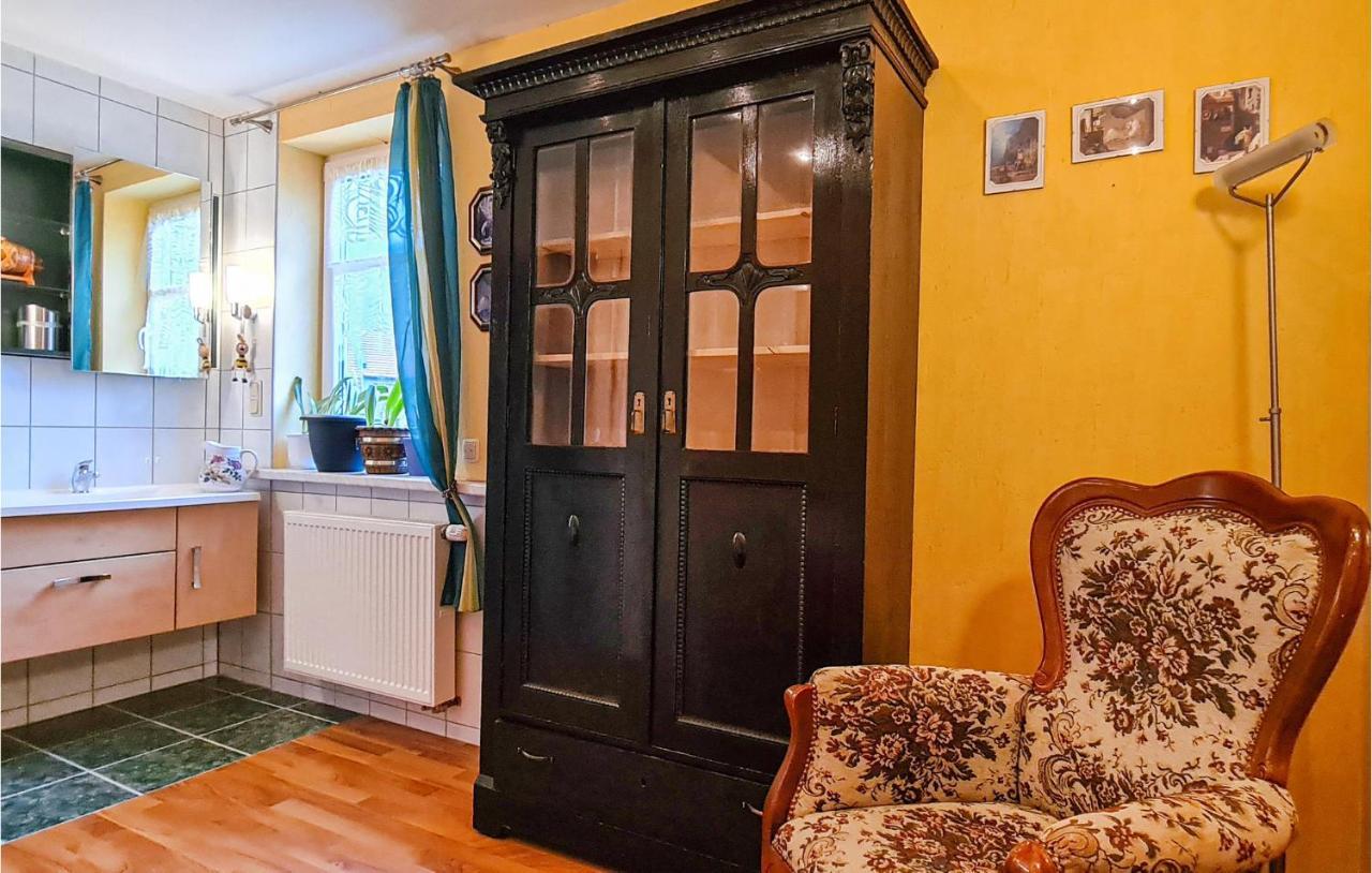 2 Bedroom Cozy Apartment In Зул Екстериор снимка